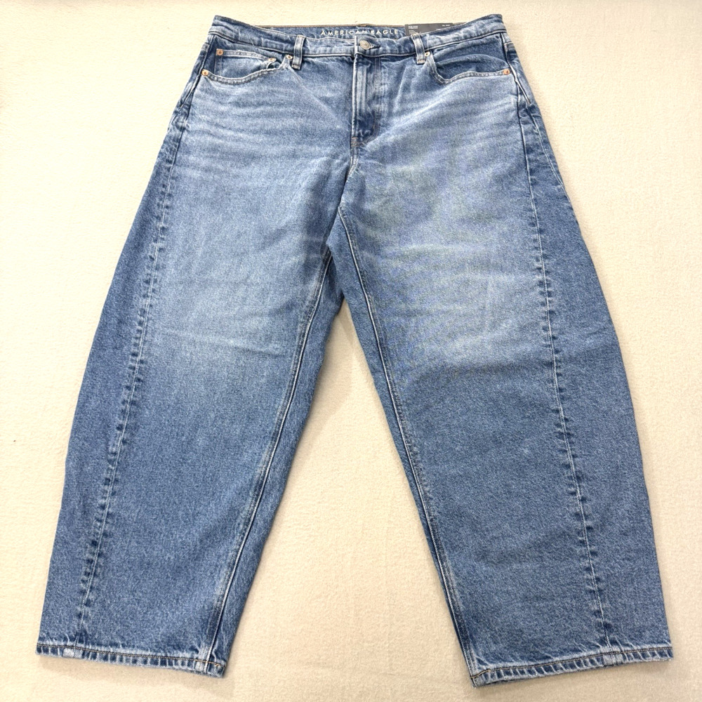 American Eagle Stretch Barrel Leg Jeans Women’s 12S Short 31 Med Wash NWT Mid